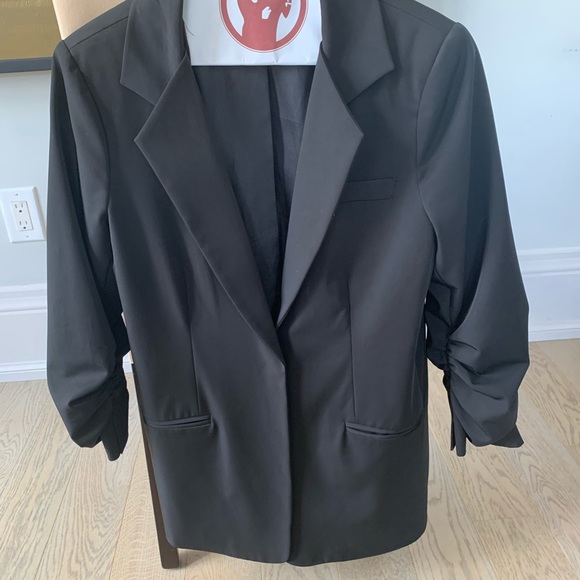 Elizabeth and James 3/4 Blazer - Picture 2 of 6